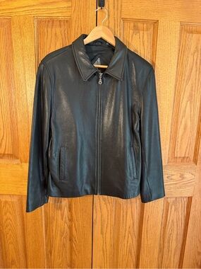 Tiboa leathers Women’s Black Leather Zip-Front Jacket